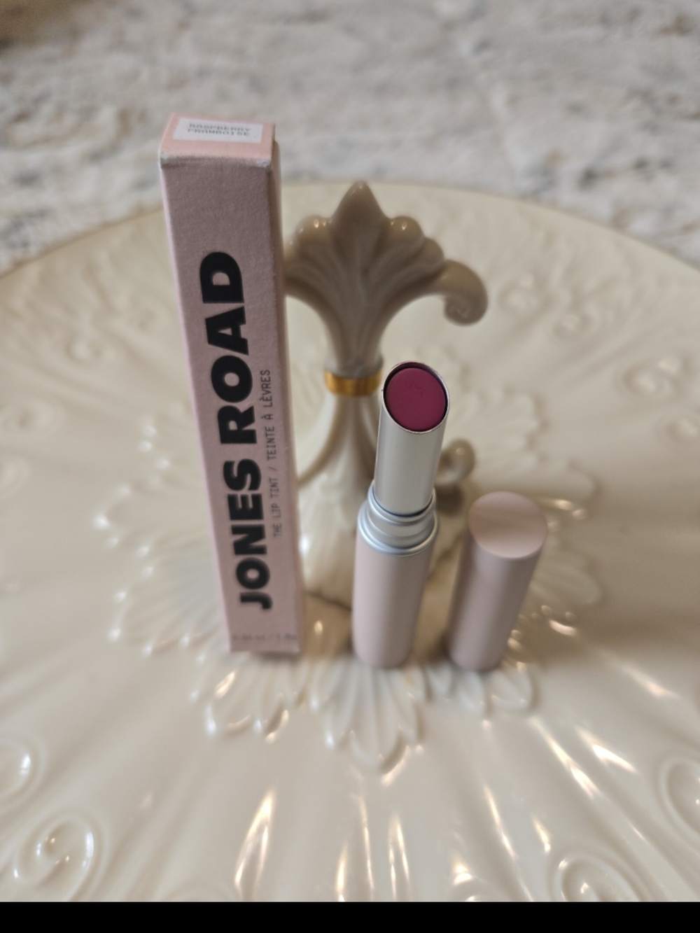 Jones Road The Lip Tint In Shade Raspberry Framboise NIB - Picture 2 of 4